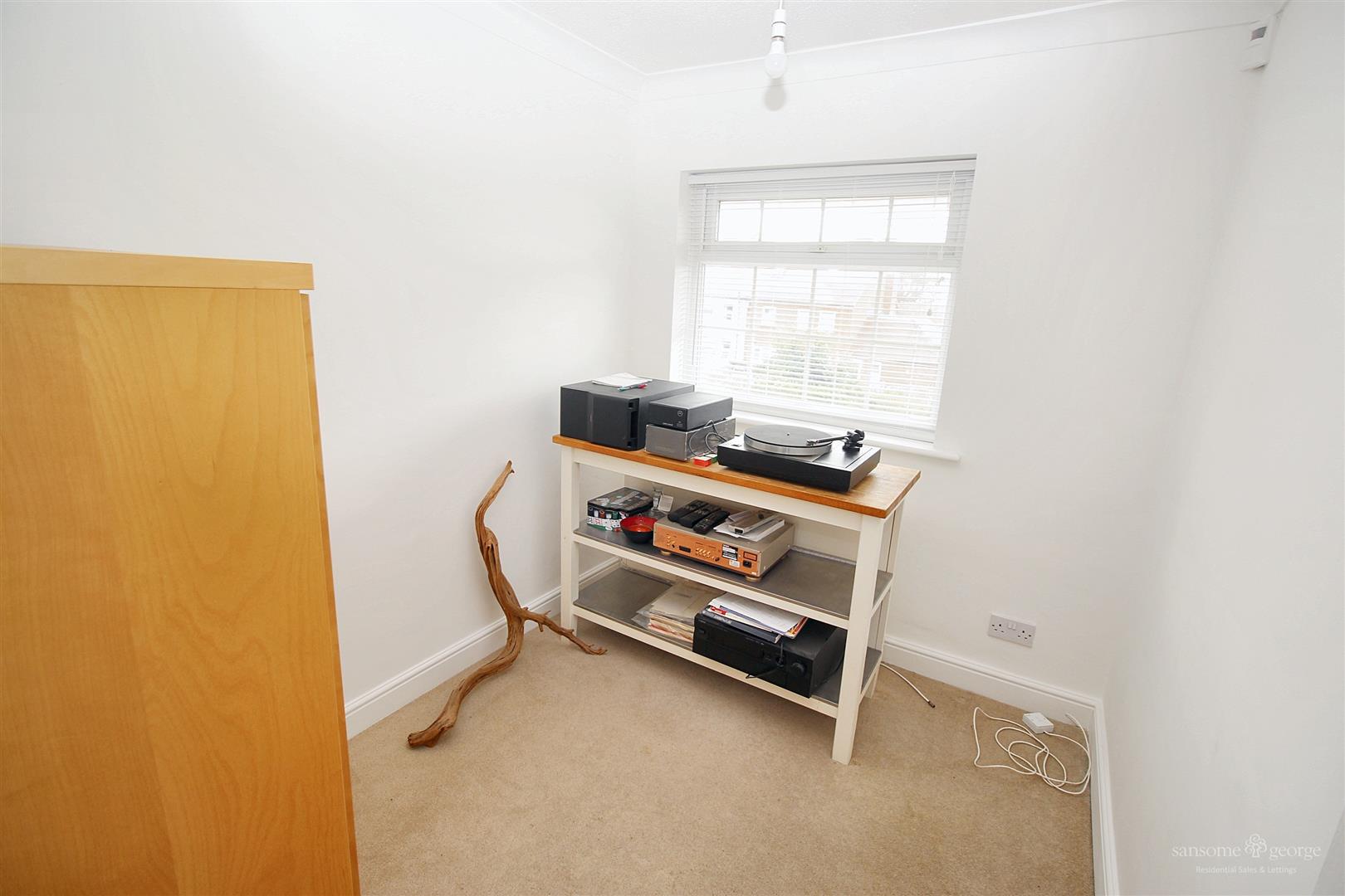 Lower Elmstone Drive, Tilehurst, Reading